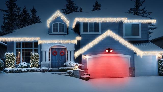 Outdoor smart plug controls Christmas lights for $20