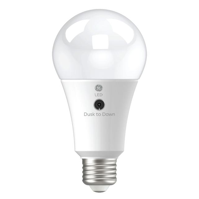 Dusk to dawn light 2025 bulb