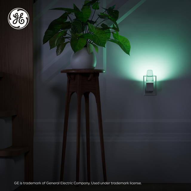 GE LED Color Changing Night Light, Dusk to Dawn (1-Pack)