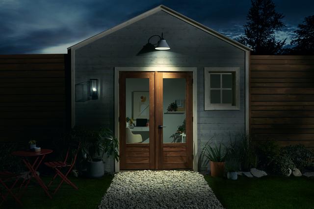 Ultra Bright LED PAR38 Outdoors